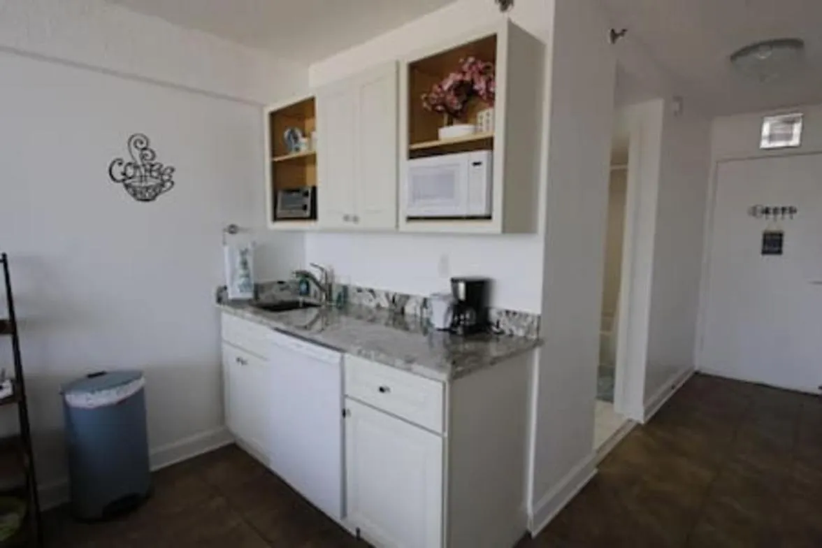 Pool Luxury Oceanfront Studio Ideal 4 Long Stay Daytona Beach Apartment