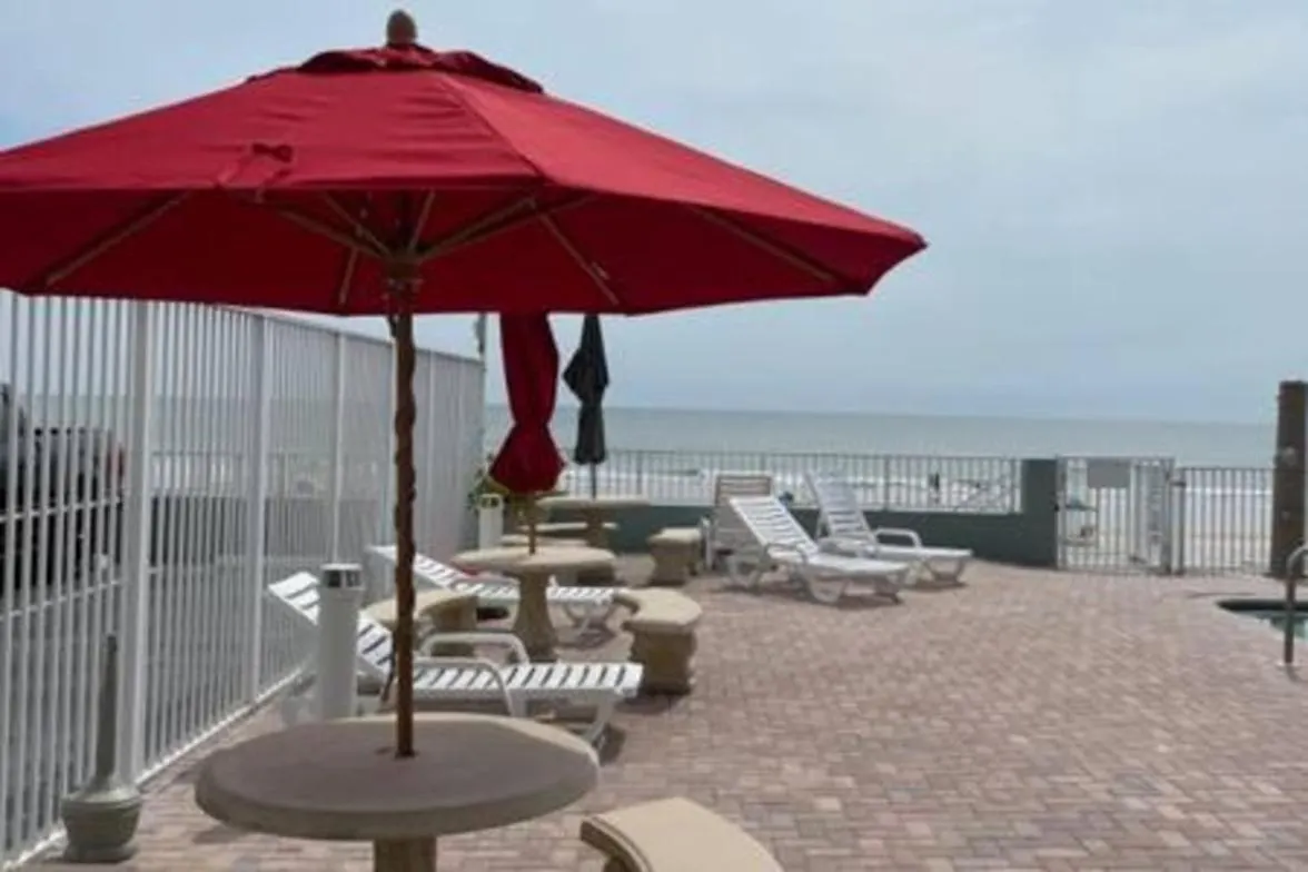 Apartment Pool Luxury Oceanfront Studio Ideal 4 Long Stay Daytona Beach