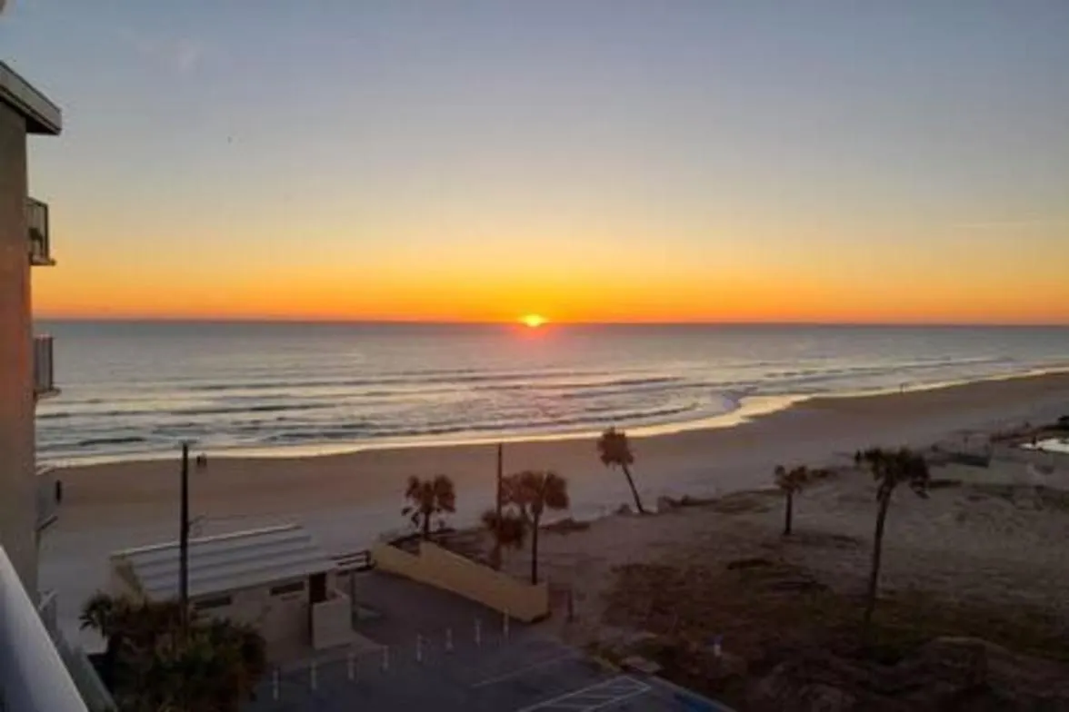Apartment Pool Luxury Oceanfront Studio Ideal 4 Long Stay Daytona Beach